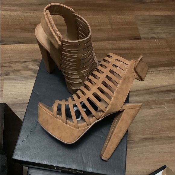 Platform heels - Picture 2 of 6